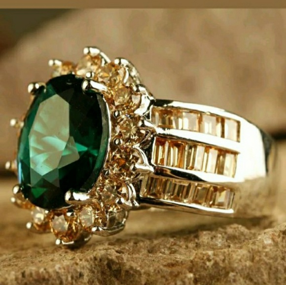 No Brand Jewelry - Beautiful! Emerald Quartz & Morganite Ring size 9 No Brand Jewelry - Beautiful! Emerald Quartz & Morganite Ring size 9